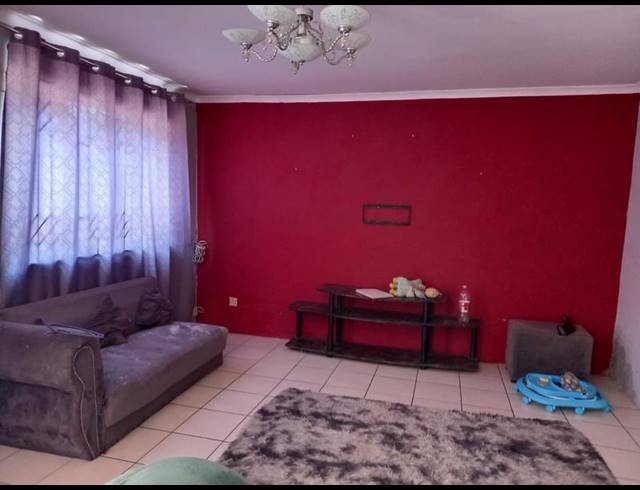 4 BEDROOM HOUSE FOR SALE IN MONTFORD